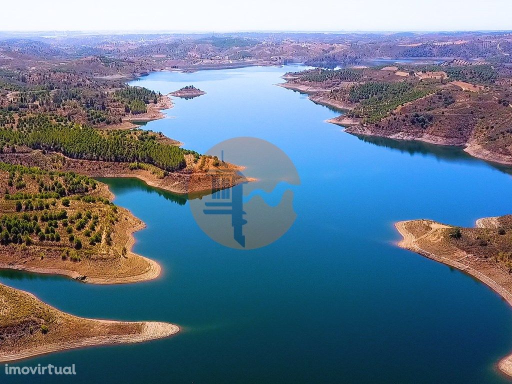 TERRENO COM 20 HECTARES - JUNTO AO LAGO - POSSIBILIDADE D...