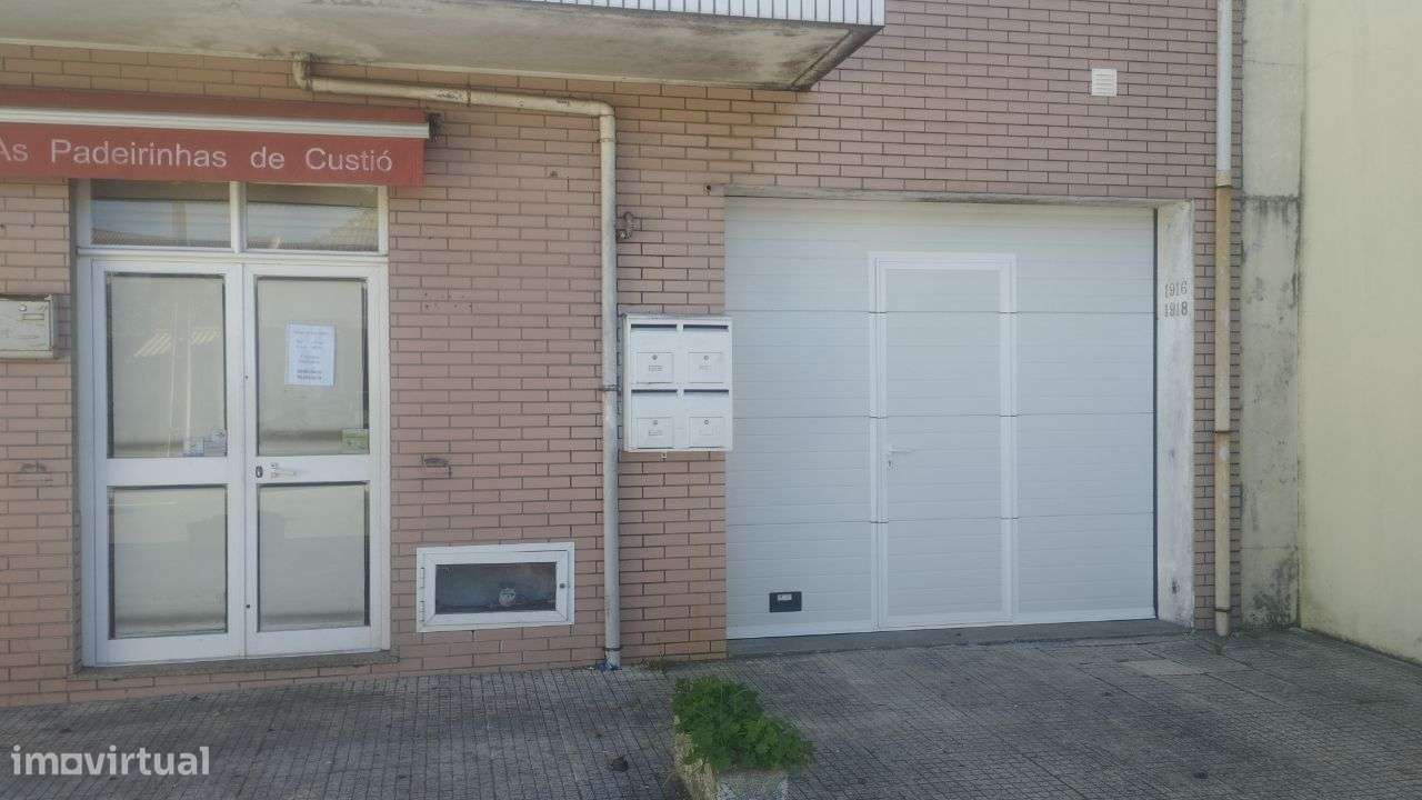 Vende-se LOJA que dá para hotelaria em Leça do Balio-6