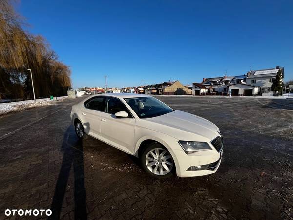 Skoda Superb 2.0 TDI Ambition DSG - 1