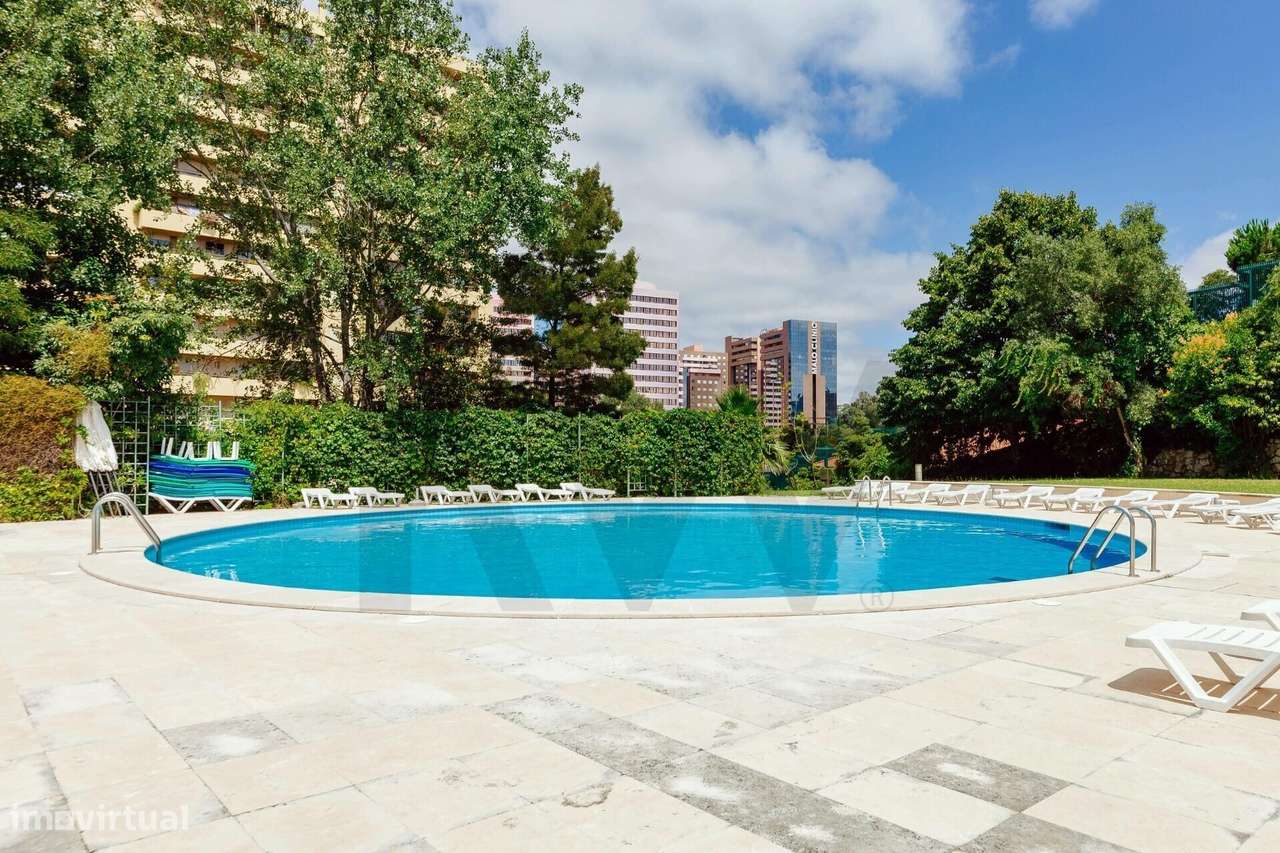 Apartamento de Prestígio em Condomínio Privado – Avenidas Novas, Lisbo - Grande imagem: 2/47