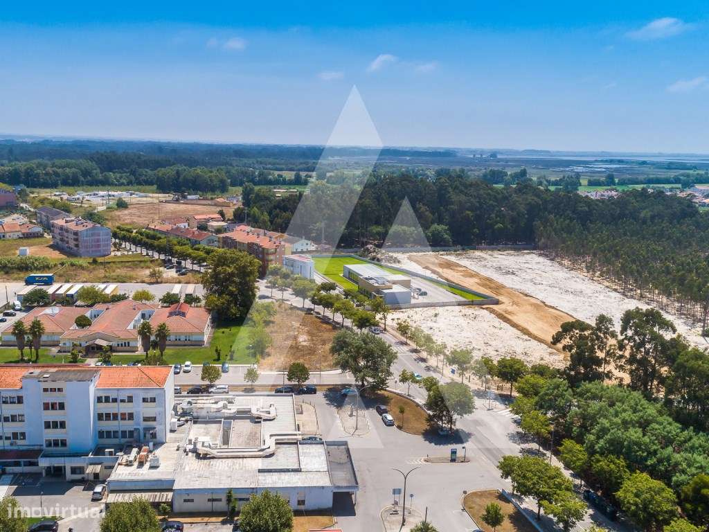 Lote Terreno Urbanizado para Moradia Térrea - Centro de Ovar Junto ... - Grande imagem: 2/22