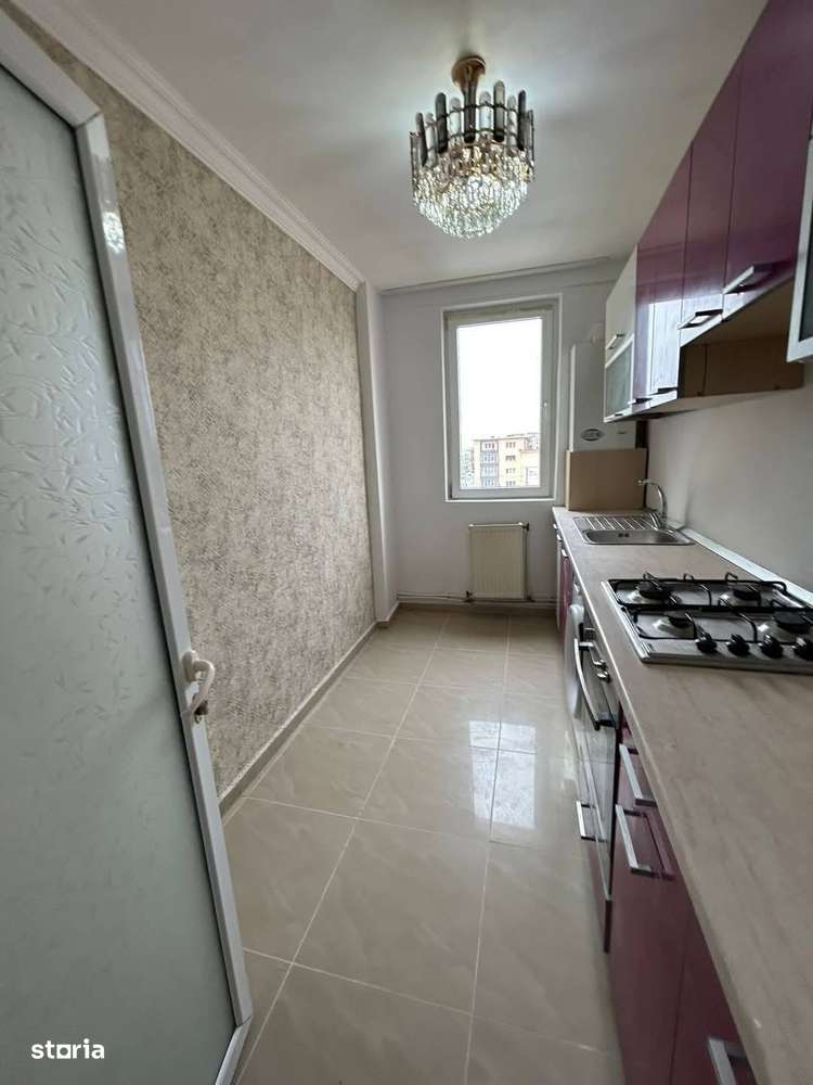 De vanzare apartament cu 2 camere decomandate, zona Hotel - Imagine principală: 4/9