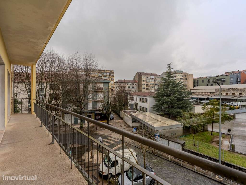 Vende-se T6+1 Braga À Av. Liberdade - Grande imagem: 2/43