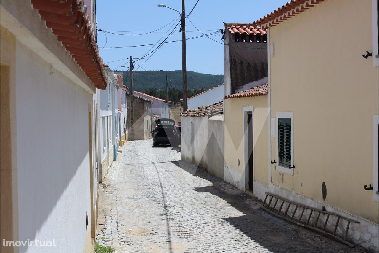 CASA TERREA PARA CONSTRUÇÃO EM  SANTANA-NISA