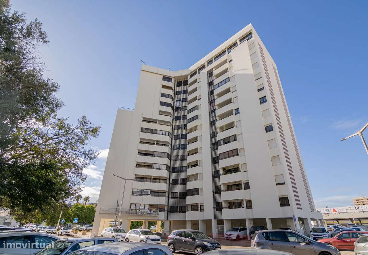 NÃO PERCA ESTA GRANDE OPORTUNIDADE! APARTAMENTO AMPLO, COM MARQUISE FE - Grande imagem: 2/13