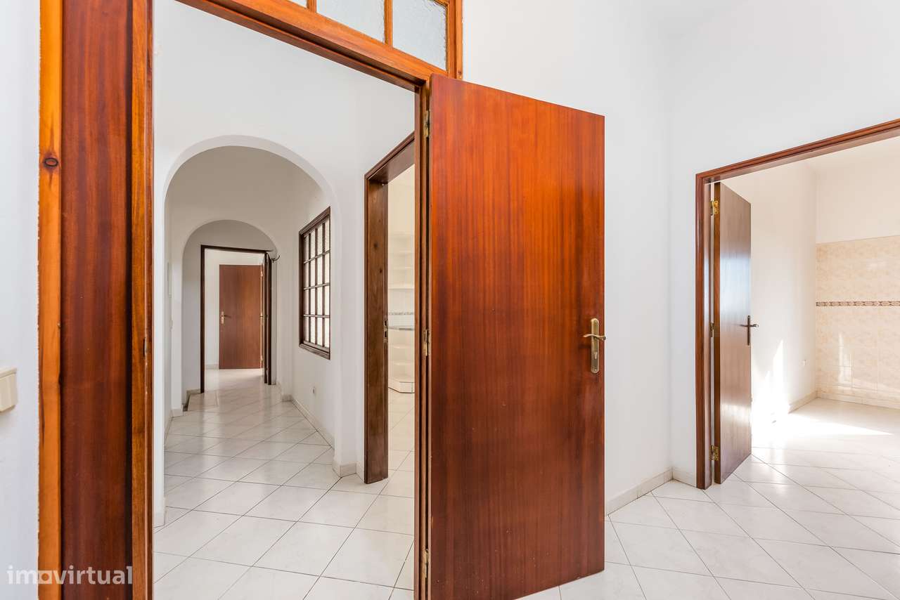 Moradia T5 com mais de 200m2 em Boliqueime-5