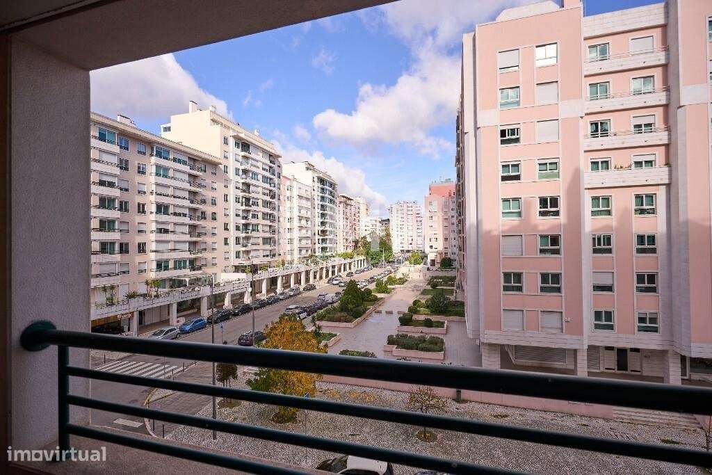 Apartamento T3 no prestigiado Parque dos Príncipes – Telheiras-10