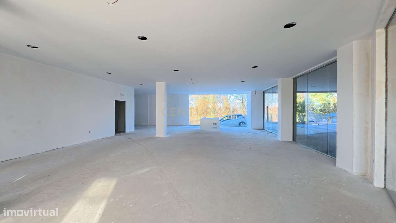 Loja nova localizada na Rua 5 de Outubro em Viseu - Grande imagem: 4/14