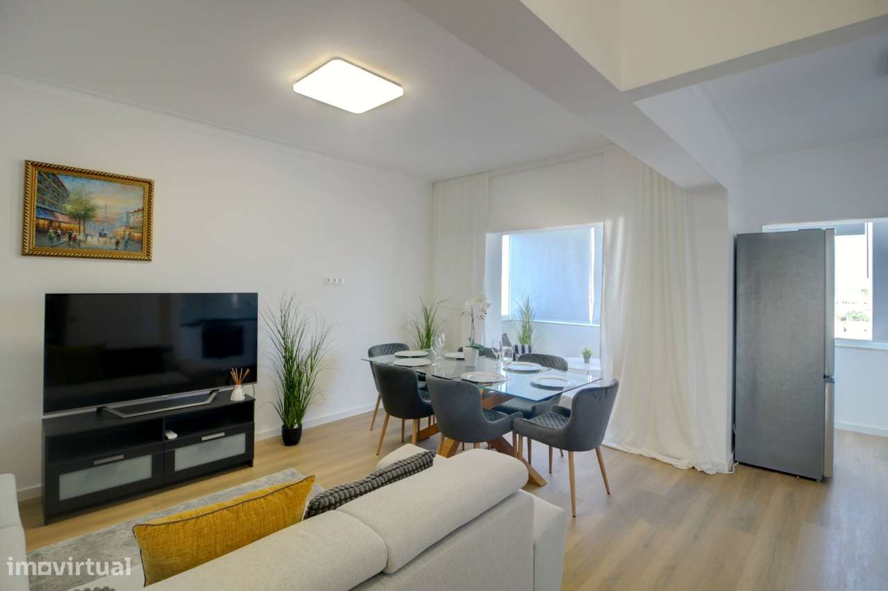 Apartamento T3 Totalmente Renovado, mobilado e com Vista Mar em Olhão-7