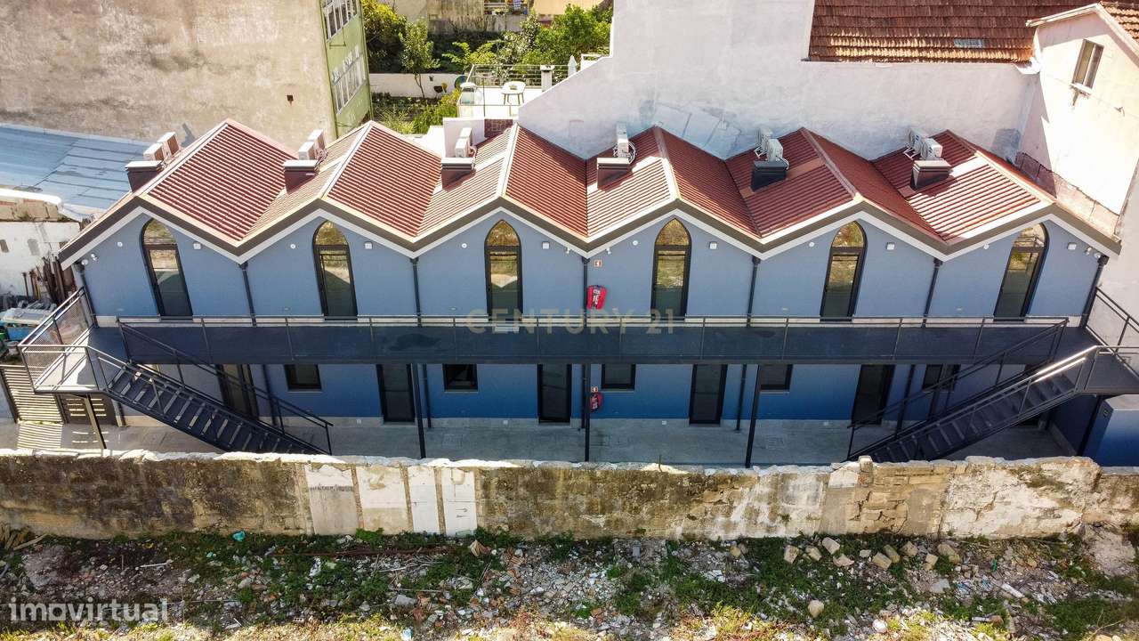 Conjunto de 12 casas reabilitadas e terreno com projeto aprovado para - Grande imagem: 2/38