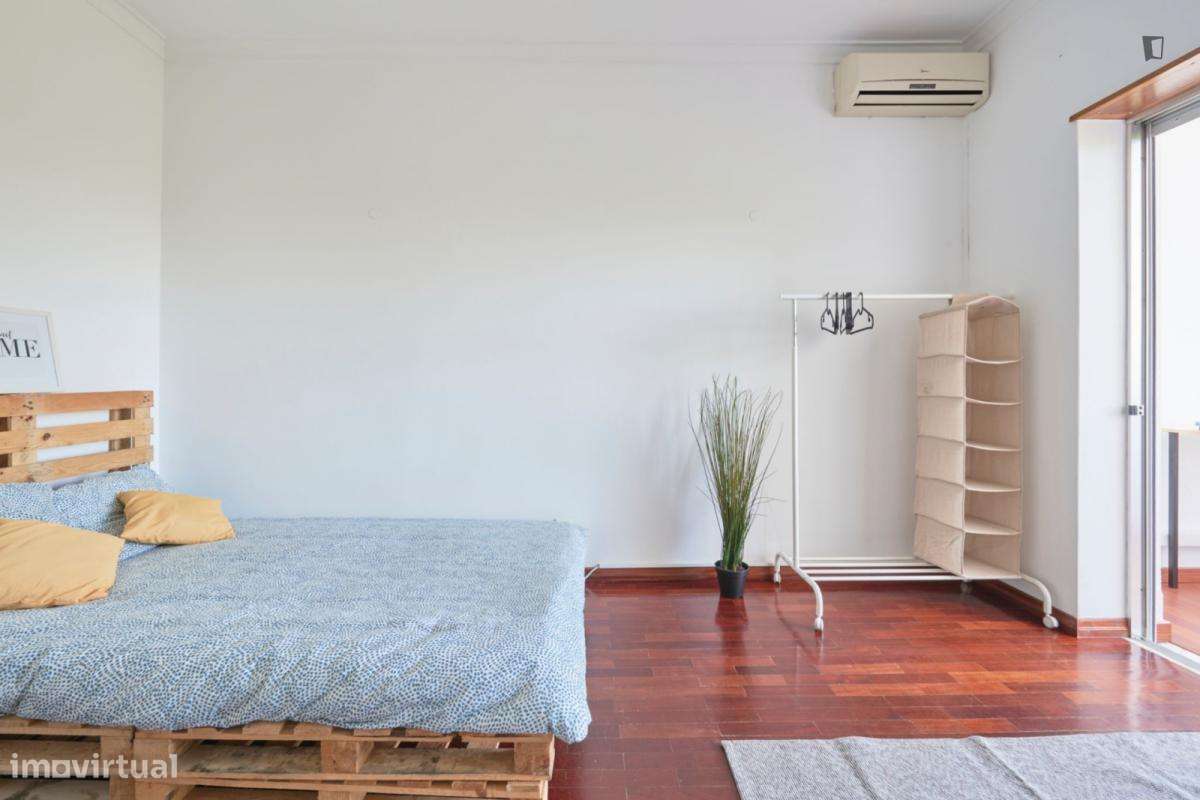 Quarto - localizado em Almada Lisbon - Grande imagem: 3/16