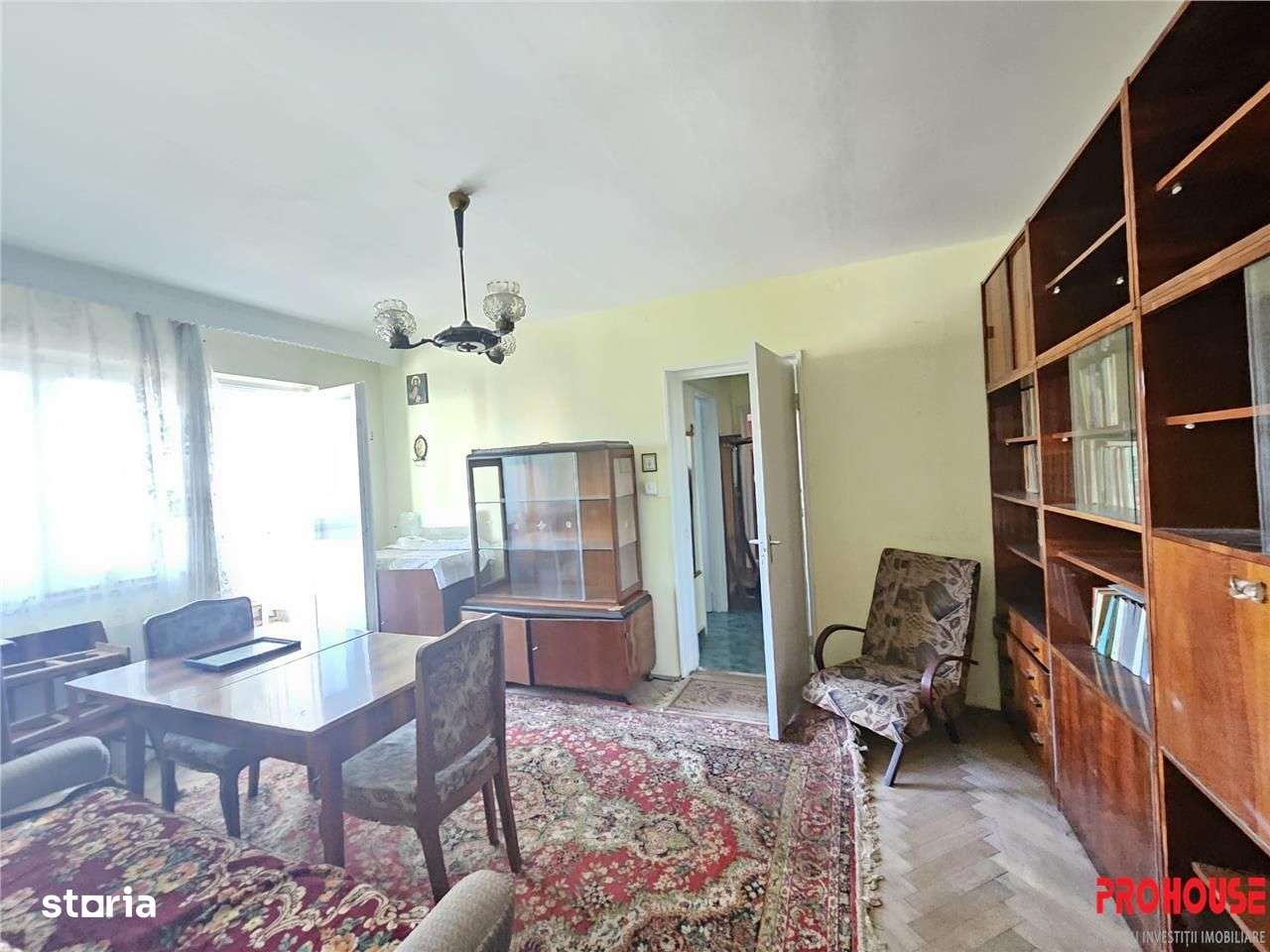 Buhusi - 3 camere  - etaj 3-1