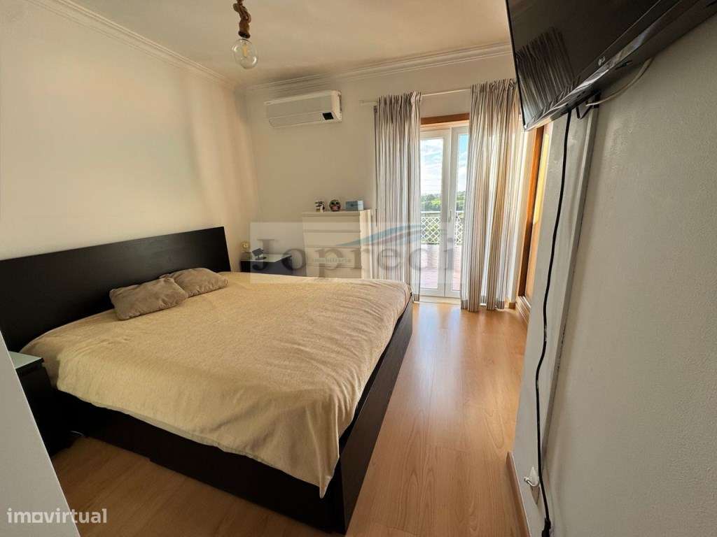 Apartamento Duplex T3+1 em Condomínio Fechado com piscina.-6