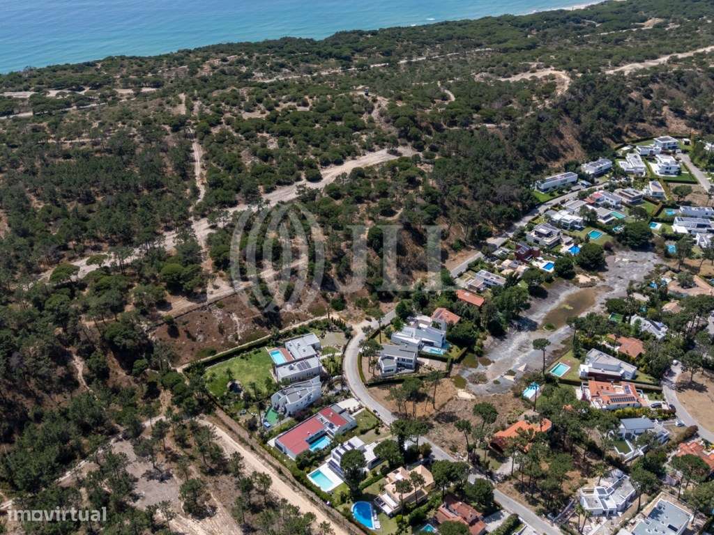 Moradia T5 com piscina, na Herdade da Aroeira, Almada-46