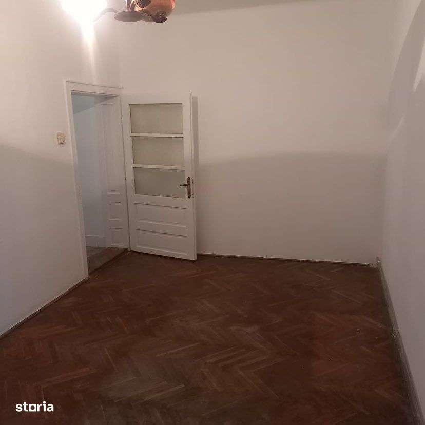 Apartamente cu 3 camere de vanzare, la casa in asociatie , 59.500 euro - Imagine principală: 1/13