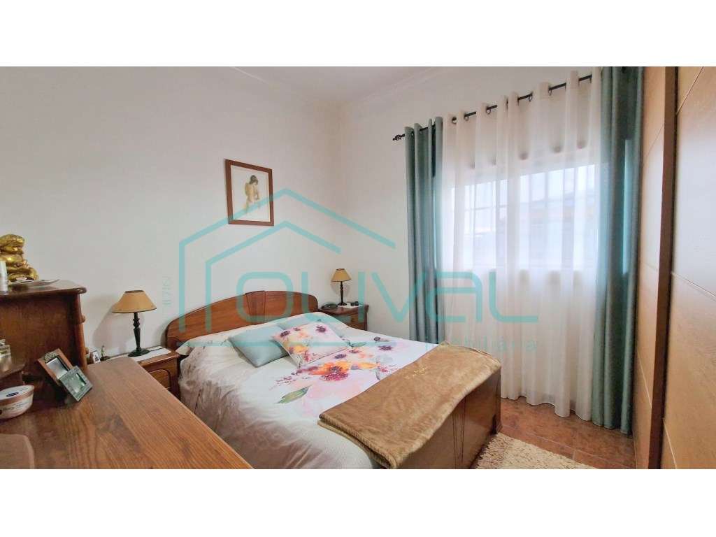 Espaço Comercial com armazéns-20