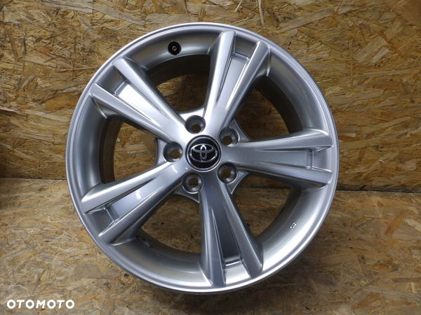 Felgi Toyota RAV4 Lexus 18x7J Et35 5x114.3 - 8