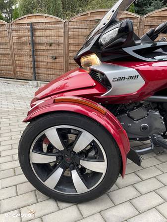 Can-Am Spyder - 4