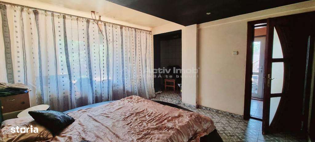 Casa pe sol, teren : 1460 mp - zona Spitalului Municipal - Bariera - Imagine principală: 5/10