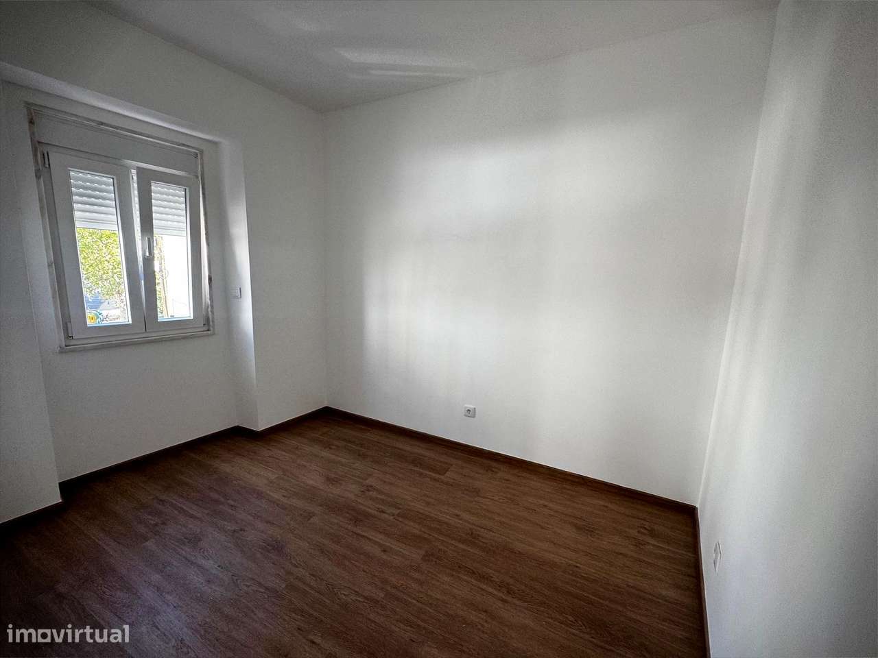 Apartamento T2 Centro Parede.-3