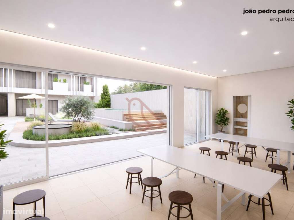Apartamento T2 / Condomínio Fechado com Piscina / Fátima-7