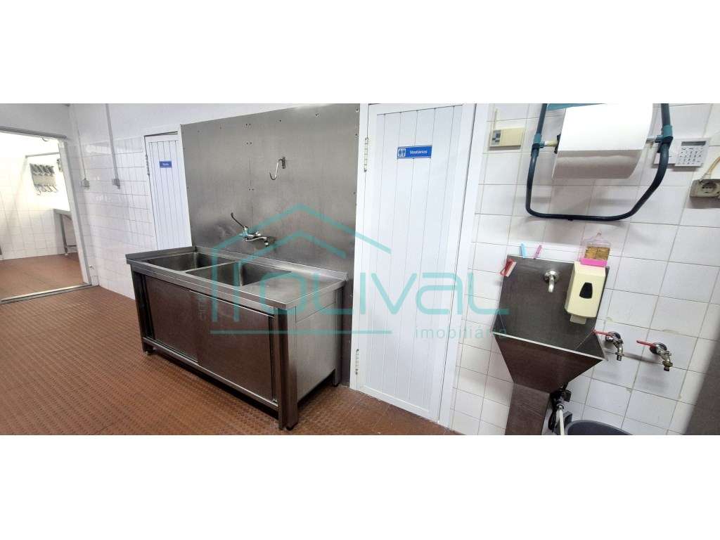 Talho e Charcutaria Tradicional - O Comércio de Proximidade no Port...-22