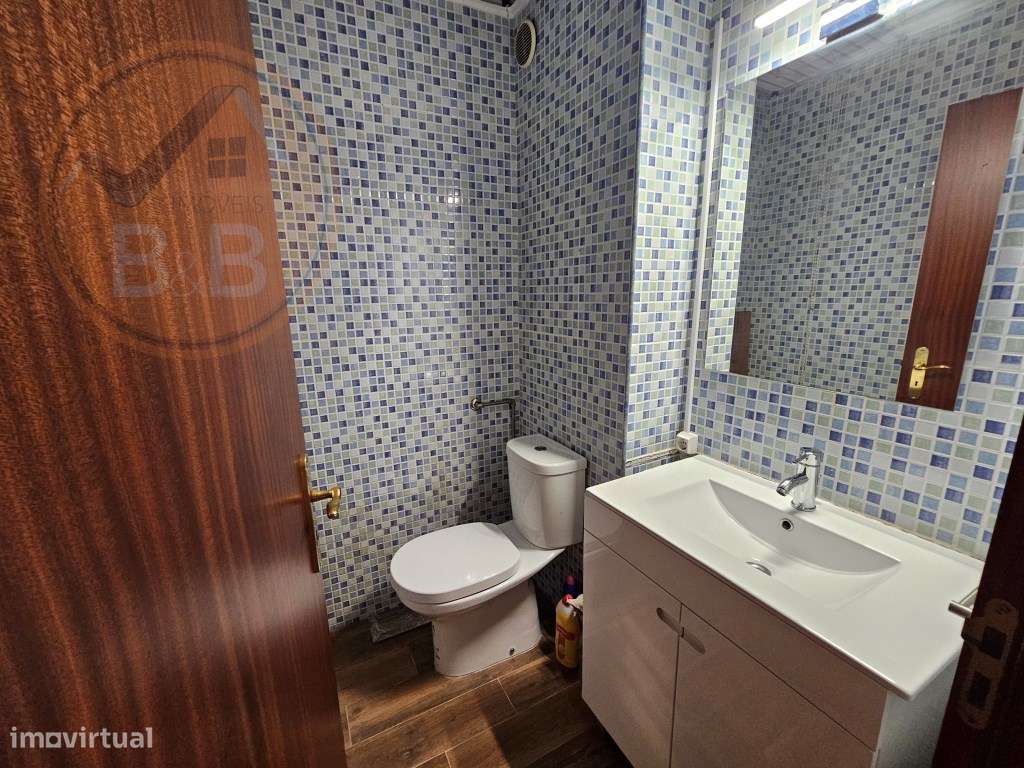 Apartamento T3 com garagem em Valbom-7