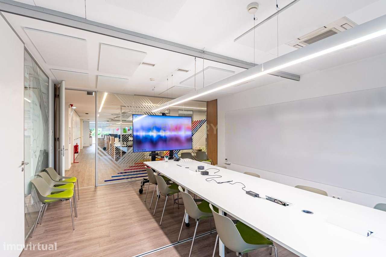Edifício de escritórios moderno em Carnaxide, Oeiras-18