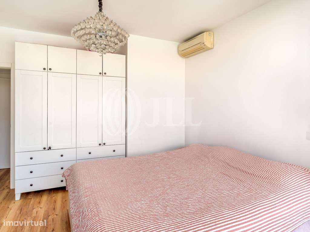 Moradia T4 com garagem e piscina, em Barcarena, Oeiras-11