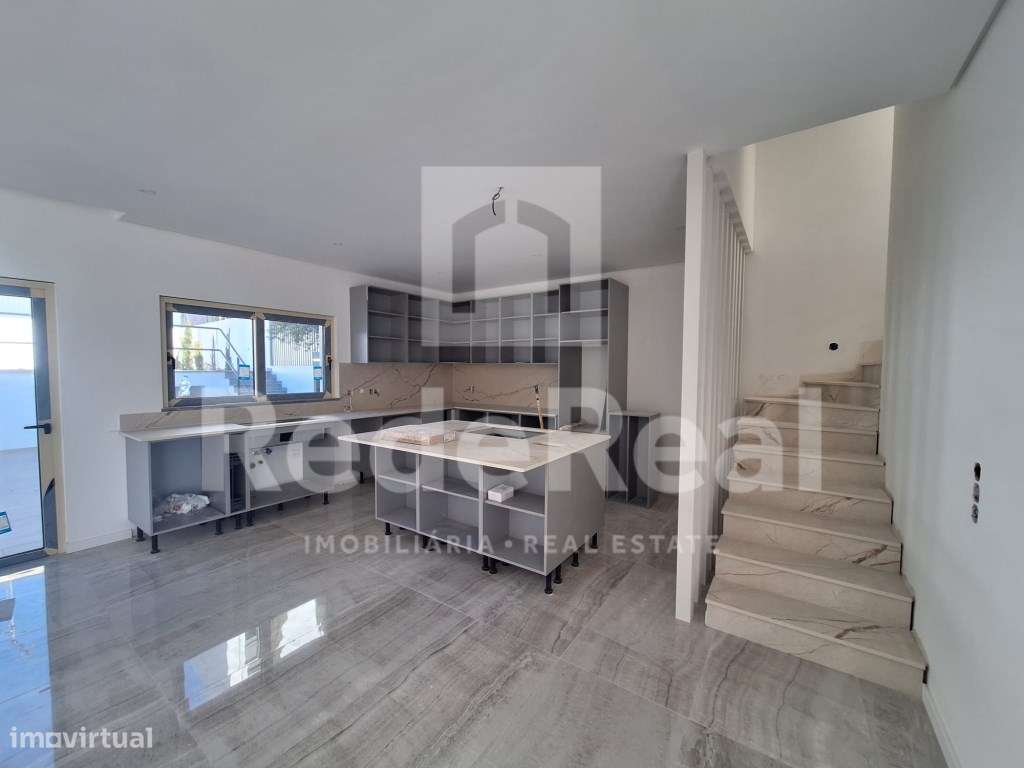 Moradia T3 em construção em Moncarapacho-9