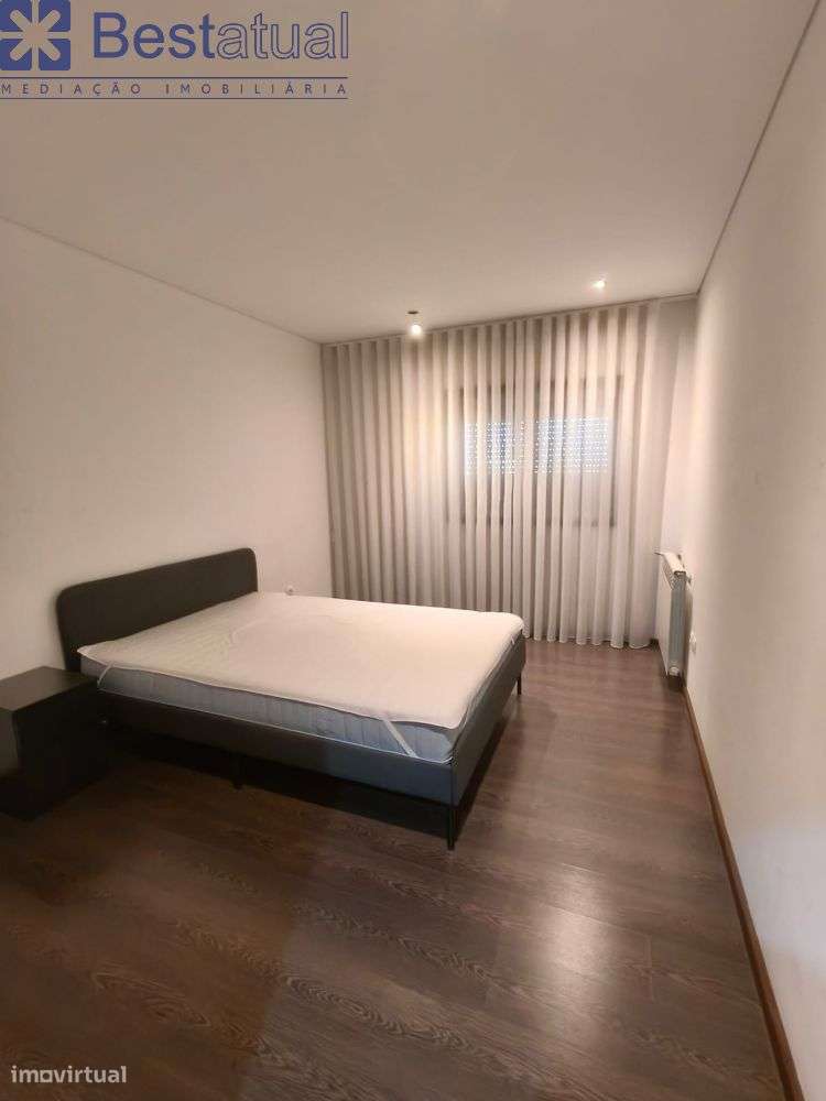 T4 com 186 m2 + Terraço com 186 m2 - Junto ao Centro-43