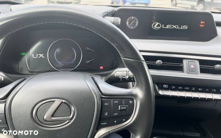 Lexus UX 250h (E-FOUR) Luxury Line - 32