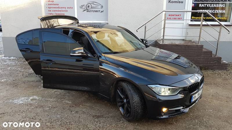 BMW Seria 3 328i xDrive Sport Line - 22