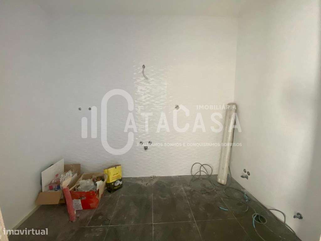 Moradia Geminada T3+1 Nova para Venda em Anadia-9