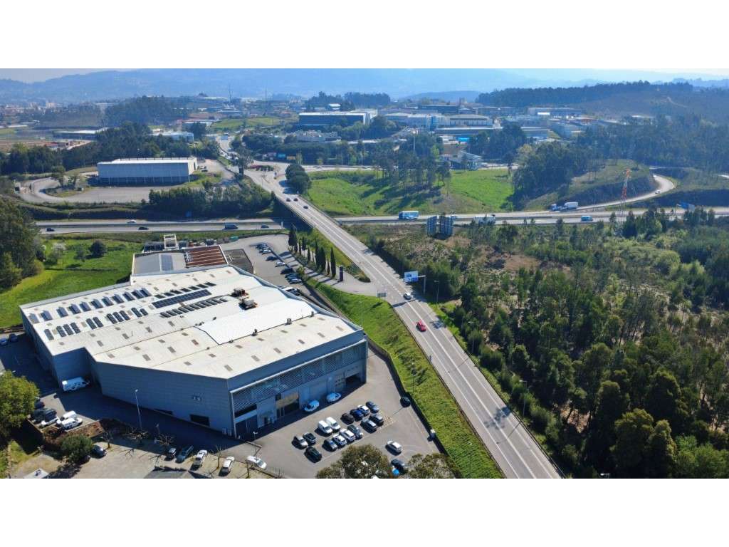 Armazém moderno com excelente localização-18