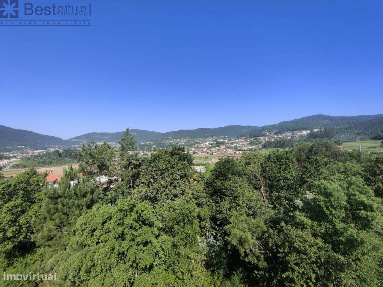 Moradia T 3 -4 frentes- de Luxo c/Piscina - Sande São Lourenço-25