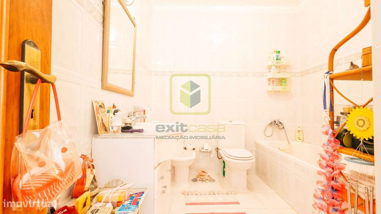 Moradia T3 Geminada-18