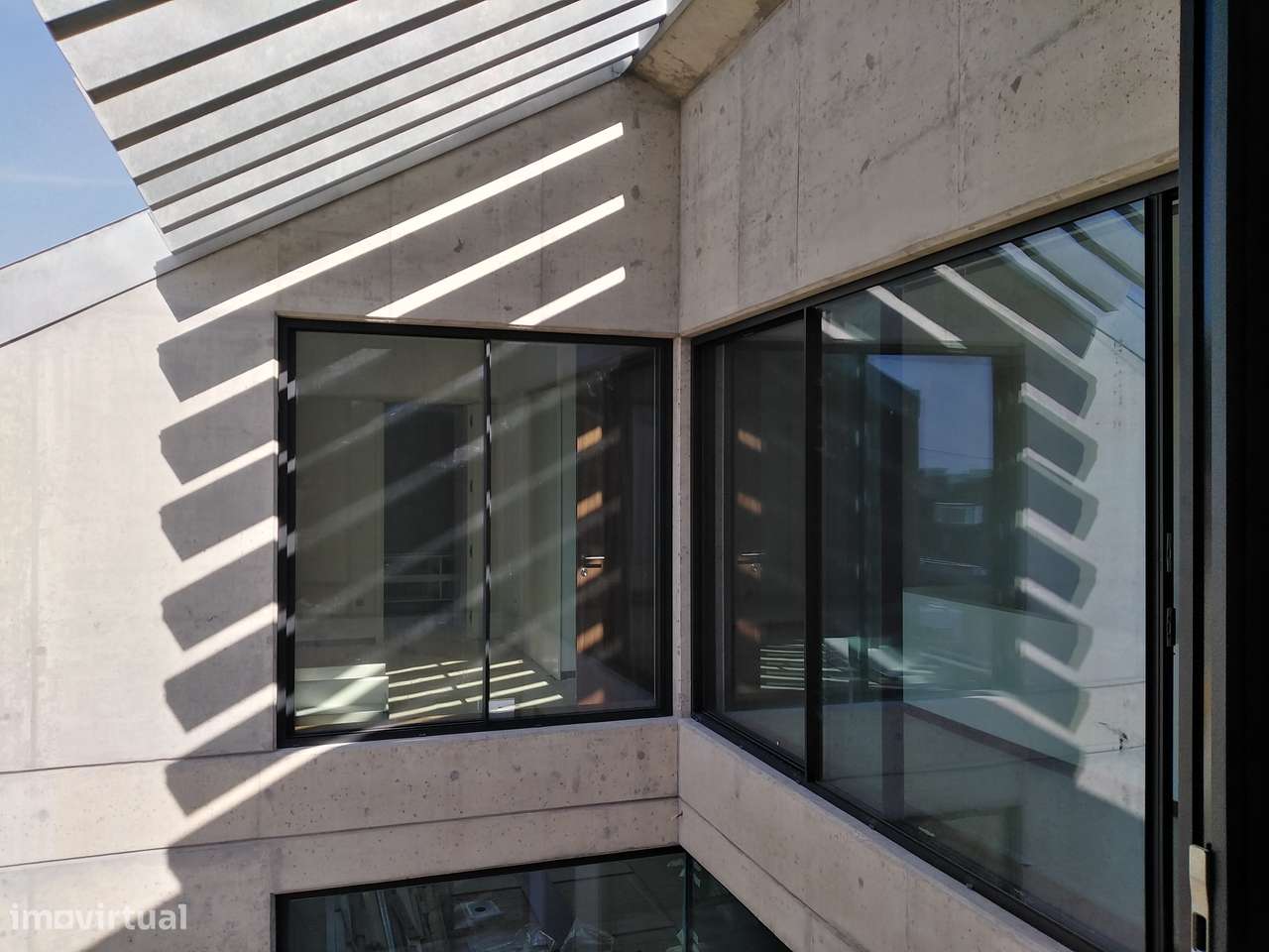 MORADIA NOVA com Piscina e Jardim - Junto ao Mar .-37