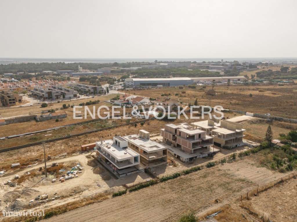 Moradia Exclusiva T5 em Alcochete-25