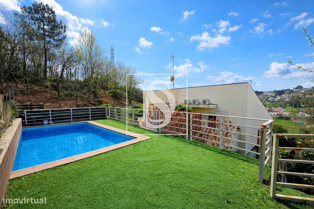 Moradia em Banda T3 em Aldão-11