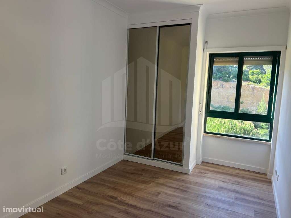 Apartamento T3 Parque da Paz no Feijó com Arrecadação e duas Varandas.-21