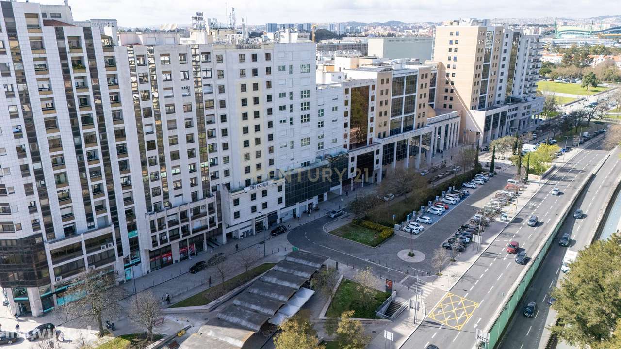 Loja 600 m² com 15 Estacionamentos | Campo Grande – Lisboa | 3.100.000 - Grande imagem: 2/46