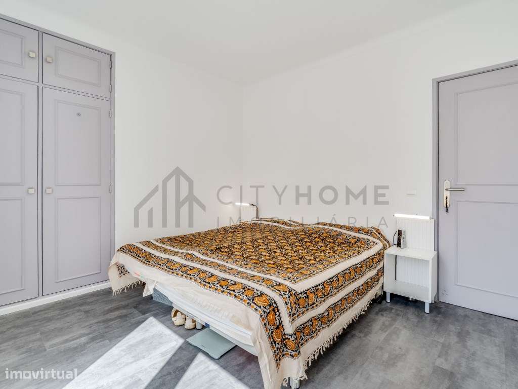 Apartamento T3 Duplex Renovado com Vista Mar-24