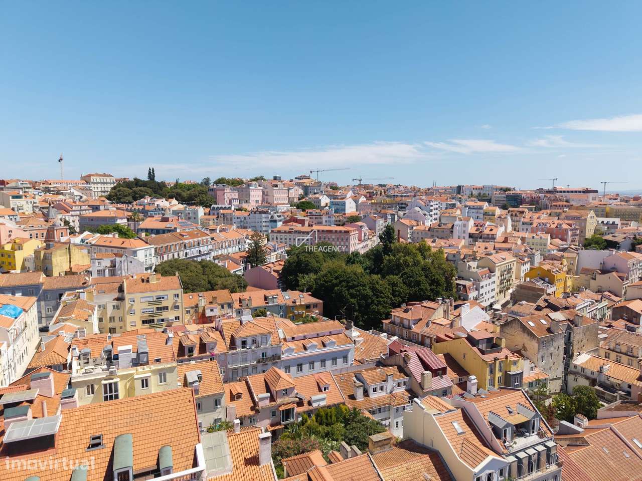 Apartamento luminoso e amplo, totalmente renovado, mobilado e decorado - Grande imagem: 2/15