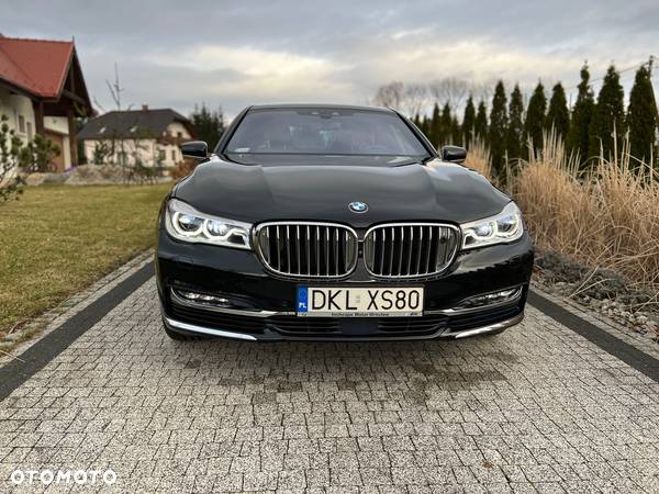 BMW Seria 7 750Li xDrive - 2