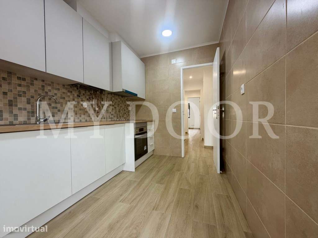 Apartamento p/ Venda - T2 - Barreiro - 2º andar - Central-17
