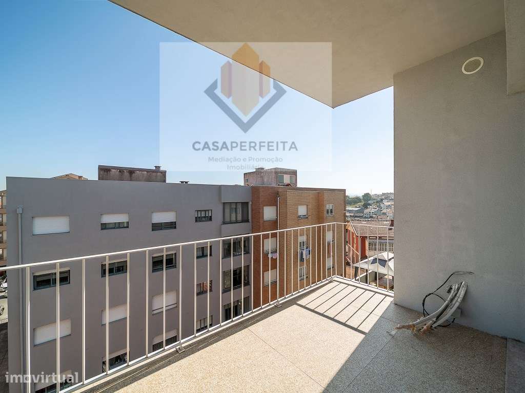 Apartamento T1 Novo com Varanda Ampla e Lugar de Garagem - Oliveira...-6