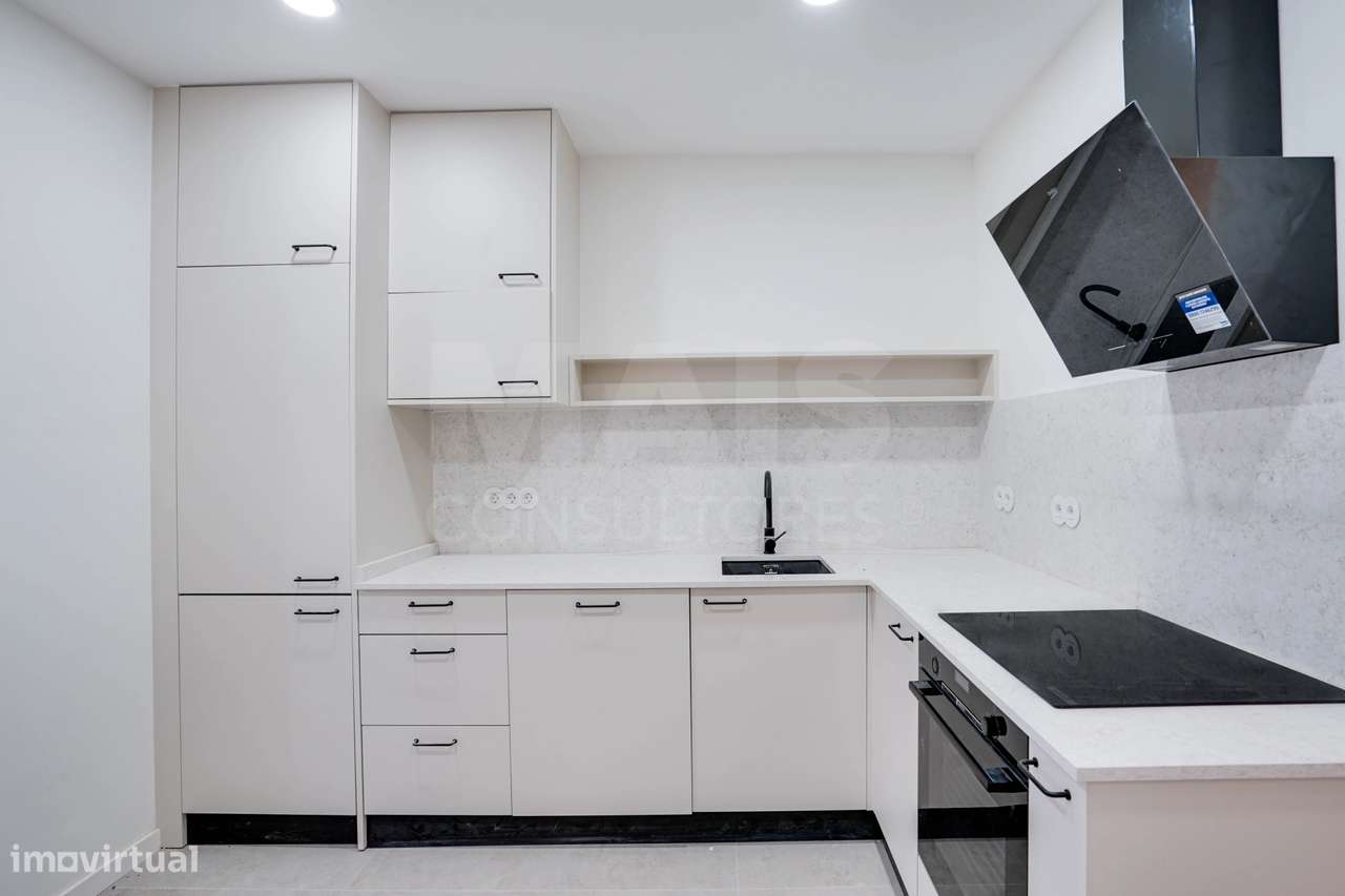 Apartamento T3 Renovado na Cova da Piedade - Grande imagem: 4/43