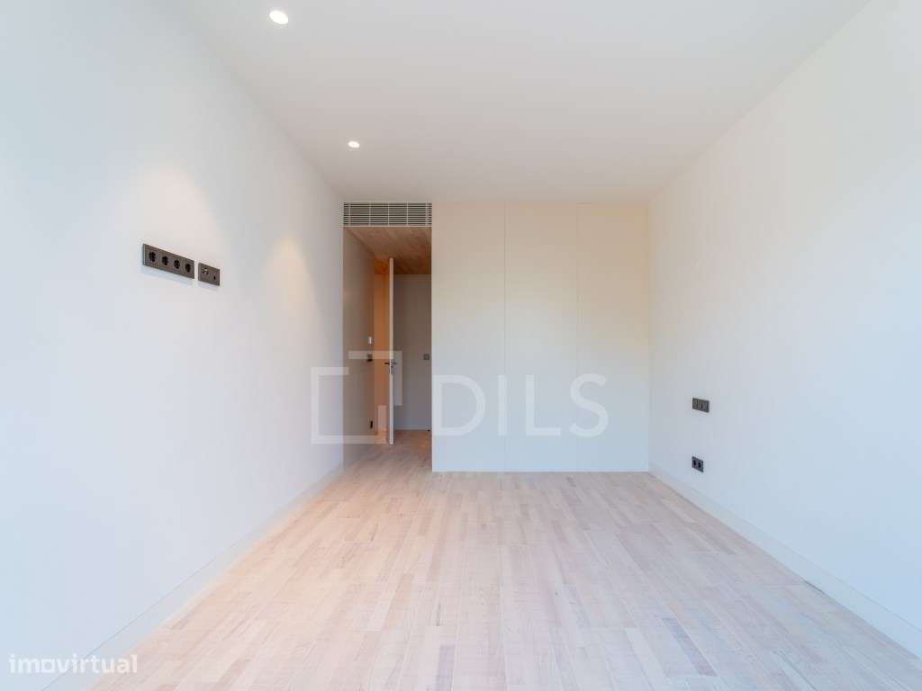 Apartamento T4+1 na Foz - Último Piso Cobertura Privativa-34