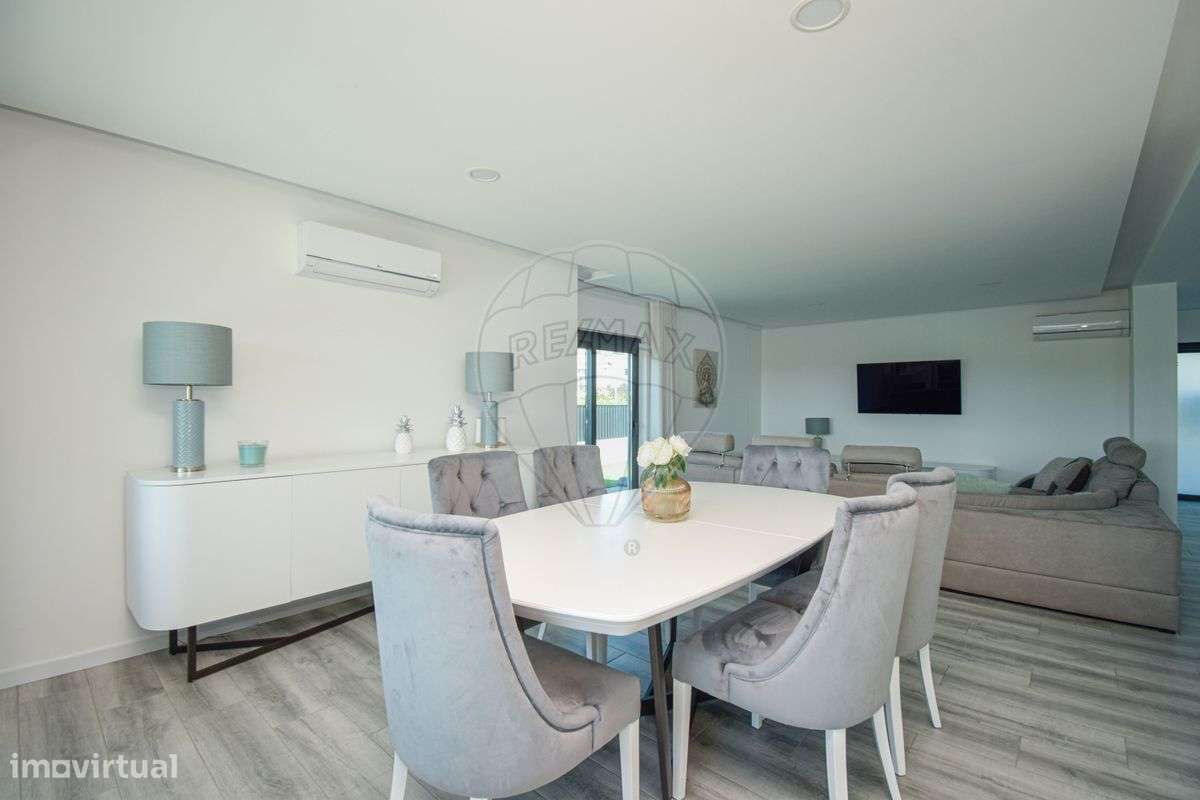 Moradia T5 para venda-10